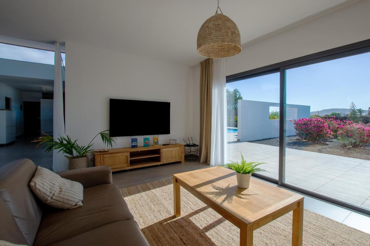 Heated & Shared Pool Villa Matriana 36A, North Shore Villas Lajares Exterior photo